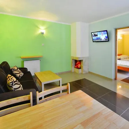 Casa de Férias Spacious With Private Garden Sarbinowo