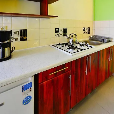 Spacious With Private Garden Casa de Férias