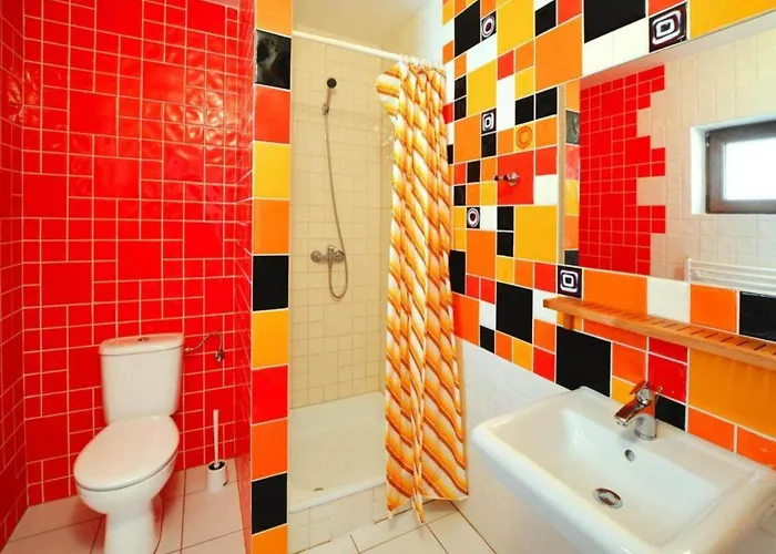 Spacious With Private Garden Casa vacanze